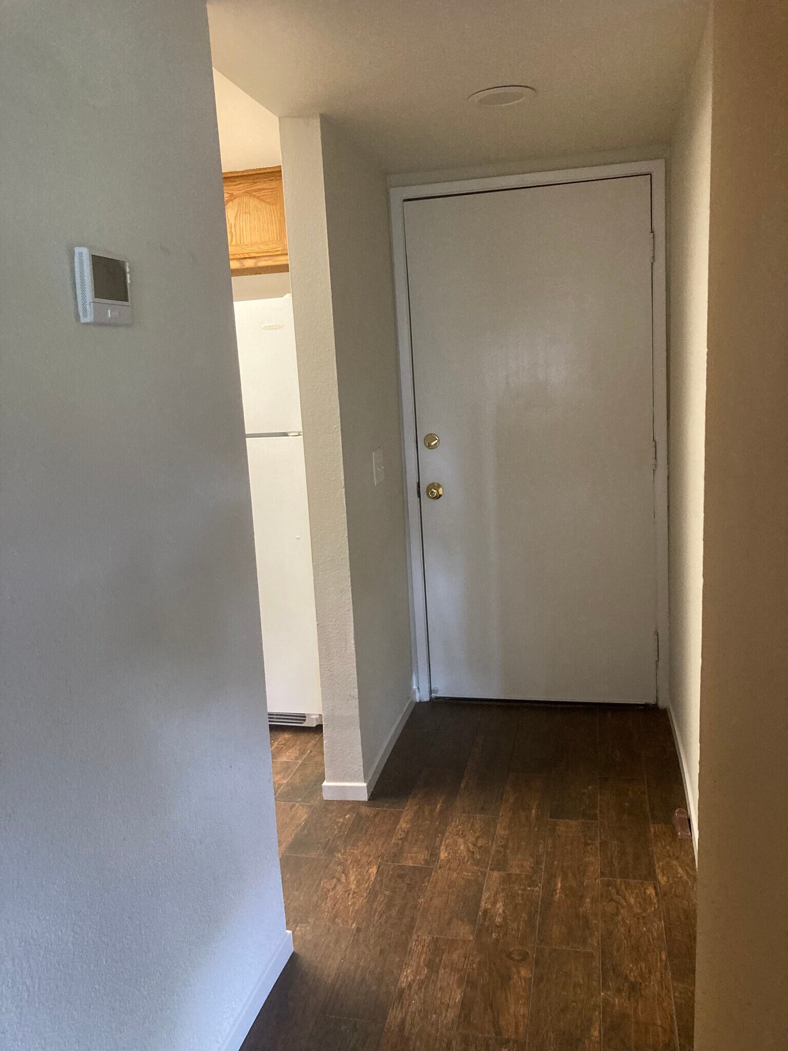 Building Photo - 550 Orange Ave