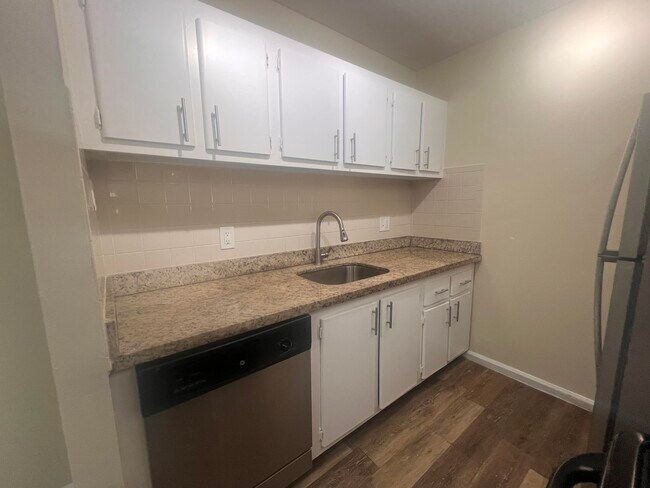 Building Photo - 1500 N Congress Ave