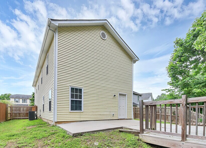 Building Photo - 3530 Crestridge Dr