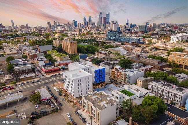 Primary Photo - 1222 N Marshall St