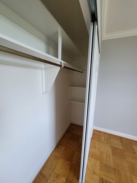 Bedroom closet - 4390 LORCOM Ln