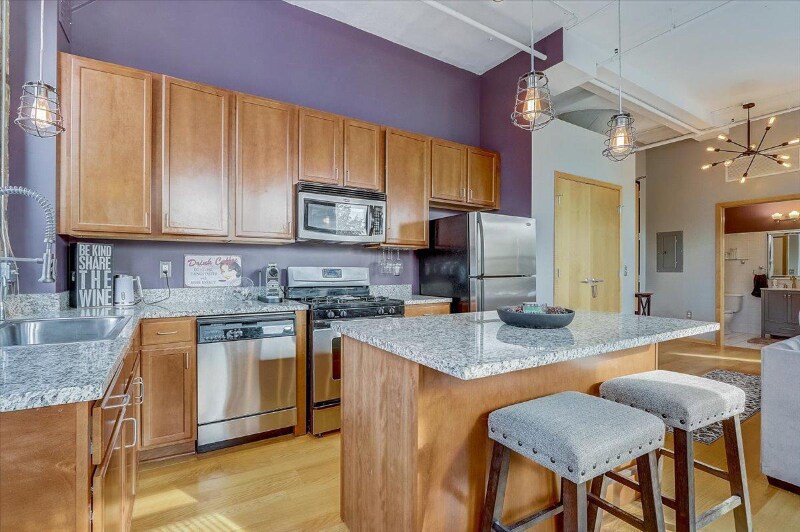 Building Photo - 1701 NE Madison St