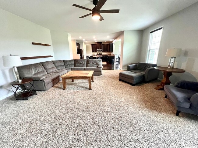 Building Photo - 3006 Farm View Dr