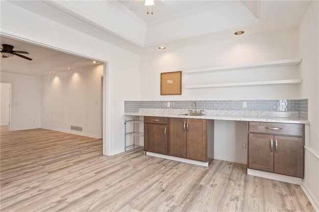 Building Photo - 133 Parkstone Way