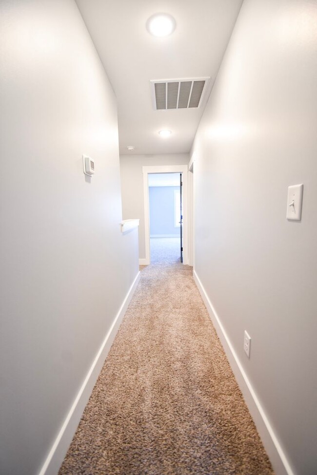 Building Photo - 4 Bedroom 3.5 Bathroom- New Build!