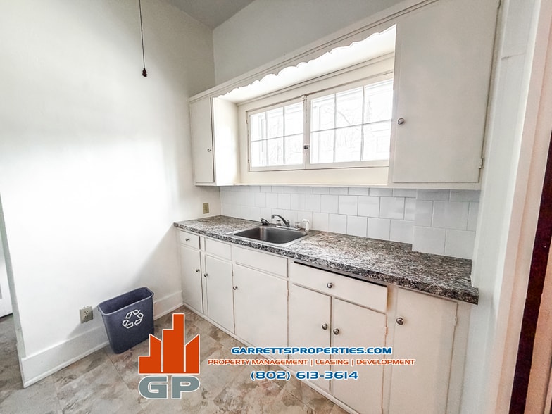 Building Photo - 10 Loomis St