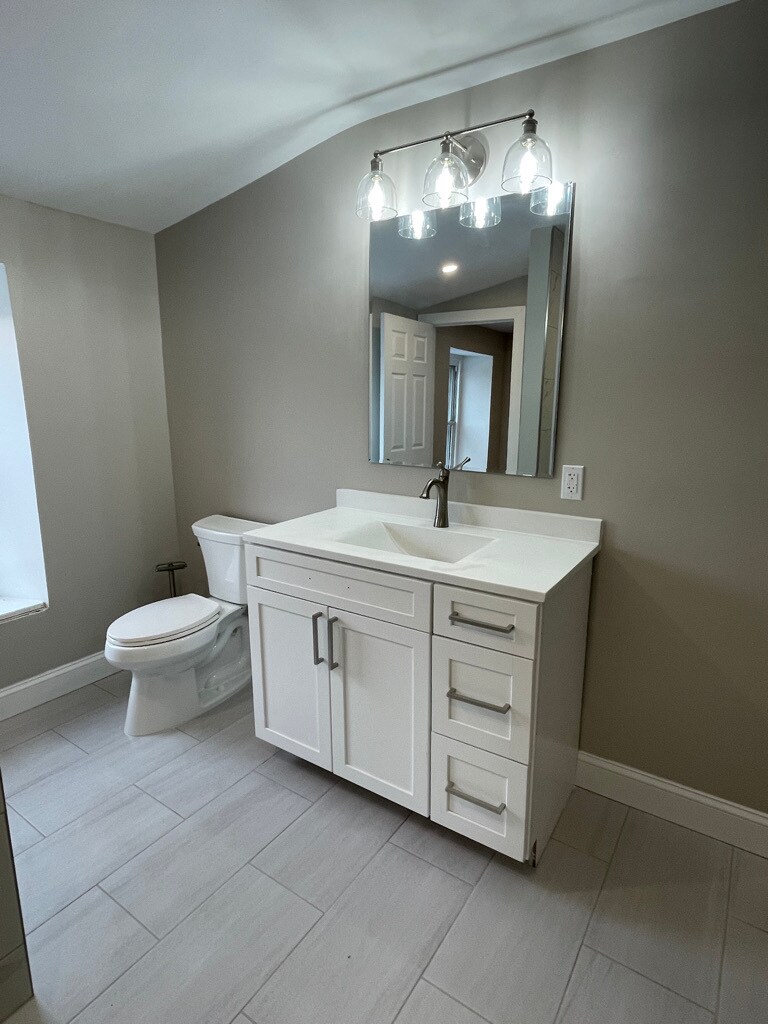master suite bathroom - 4680 Umbria St