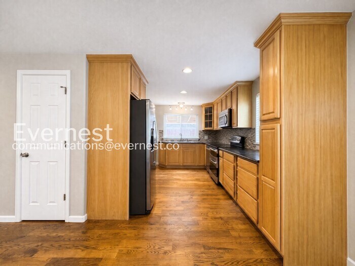 Building Photo - 4220 S Inca St