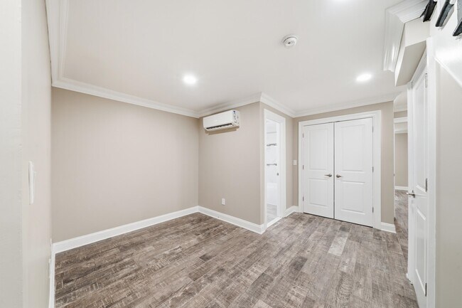 Building Photo - 37 Astor Pl