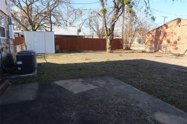 Building Photo - 406 N Denny St