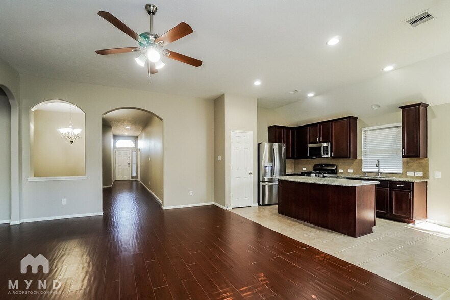 Building Photo - 22015 Cascade Hollow Ln