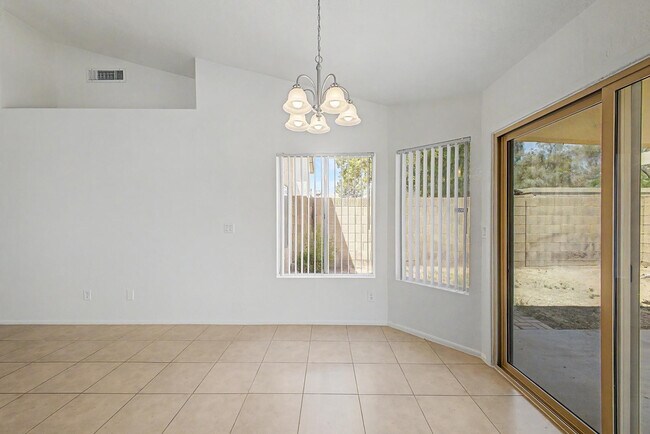Building Photo - 11851 N 76th Dr