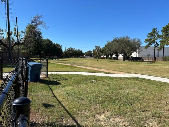 Building Photo - 8523 Riverside Walk Ln