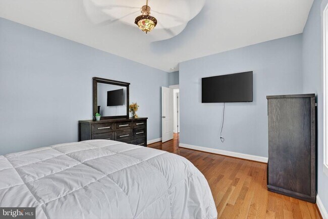 Building Photo - 3925 Ashwood Pl