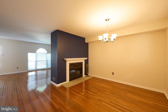Building Photo - 1803 Stoneham Dr