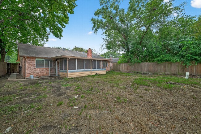 Building Photo - 2007 Whiteback Dr