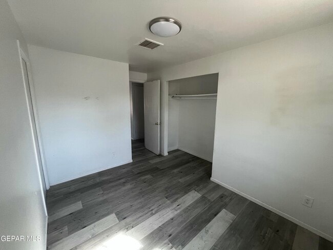 Building Photo - 216 Pacific Dr