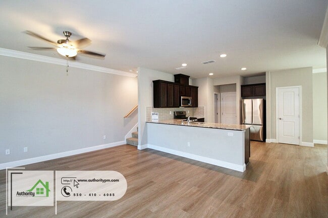 Building Photo - 867 Congaree Ln