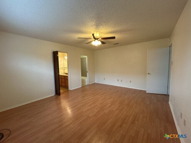 Building Photo - 3422 Chisholm Trail