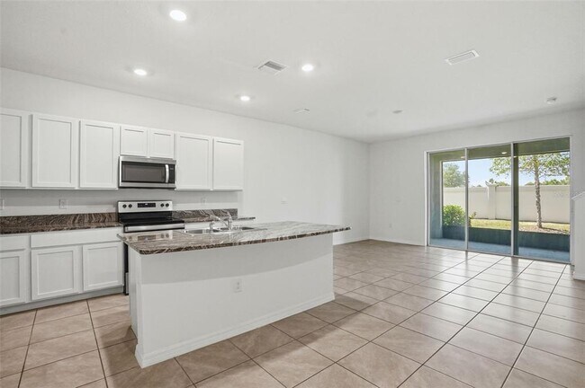 Building Photo - 5267 Dragonfly Dr
