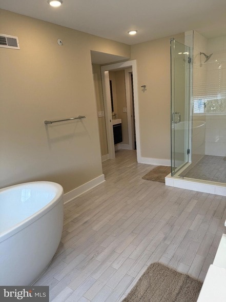 Building Photo - 1651 E Eyre St