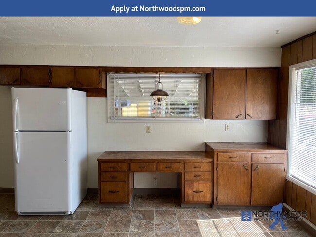 Building Photo - Charming 2 Bedroom 2 Bathroom Home