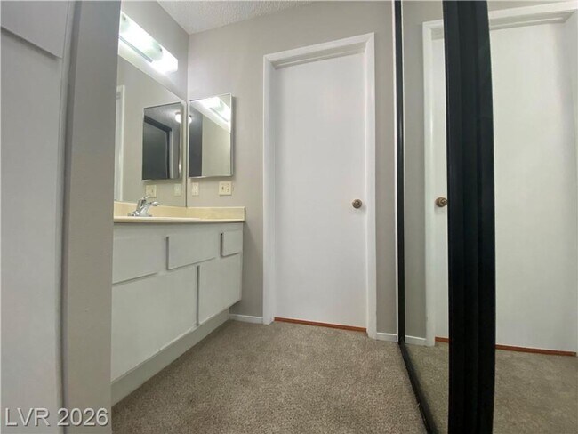 Building Photo - 4805 Nara Vista Way