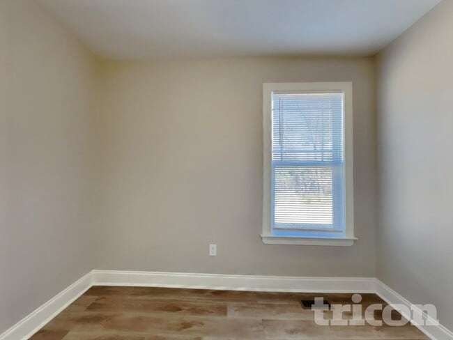 Building Photo - 282 Oxfordshire Dr