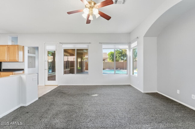 Building Photo - 7180 W Trails Dr