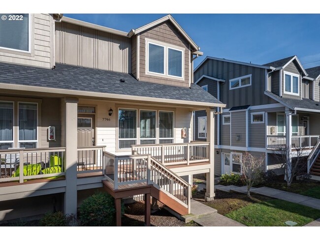 Building Photo - 4 Bedroom Home near Orenco Station!!