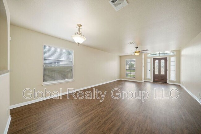 Building Photo - 537 Starling Creek
