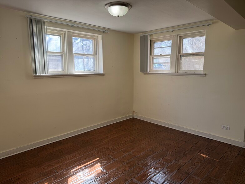 Building Photo - 58 Lincoln Ave