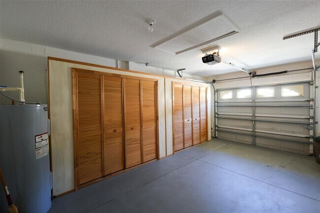 Building Photo - 611 Spring Lake Cir