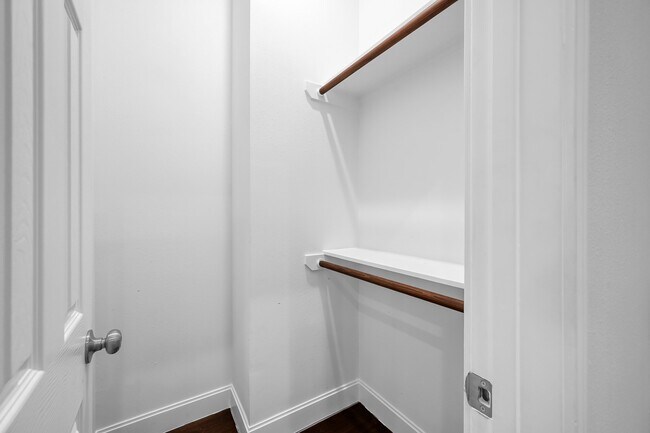 Building Photo - 2116 Oatfield Dr