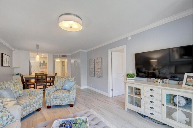 Building Photo - 650 Snug Harbor Dr