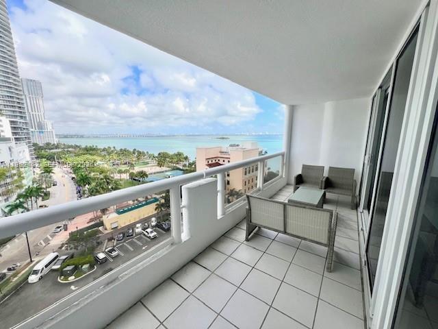 Building Photo - 1717 N Bayshore Dr