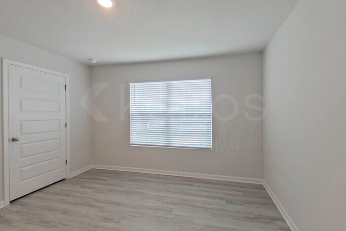 Building Photo - 412 Monarch Ln