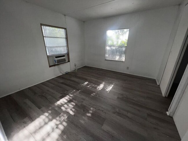 Building Photo - 1125 S Christiana Ave