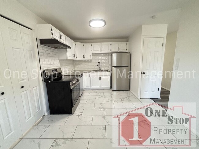 Building Photo - 4-bedroom, 2.5-bath in  Kansas City