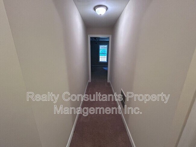 Building Photo - 4540 Pebble Lake Dr