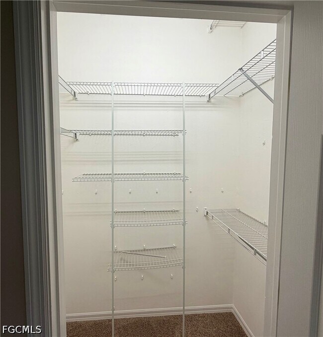 Building Photo - 1466 Argyle Dr