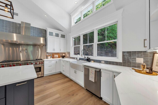 Building Photo - 976 Scioto Dr