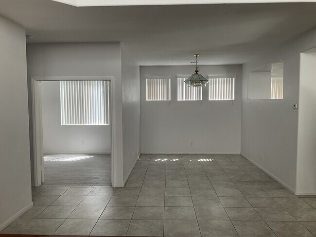 Primary Photo - 9575 Windborne Ave
