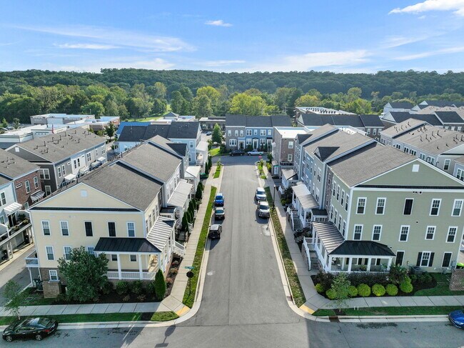 Building Photo - 300 Kara Ln