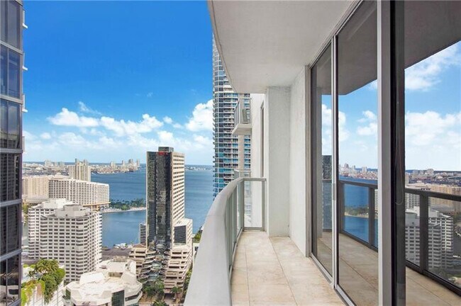 Building Photo - 1050 Brickell Ave