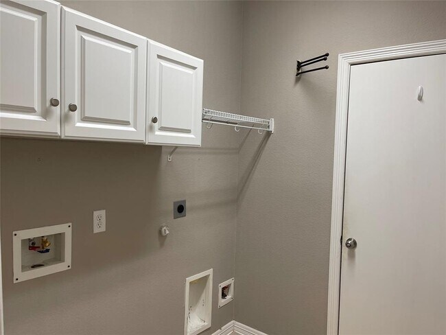 Building Photo - 8711 Auburn Glen Ln