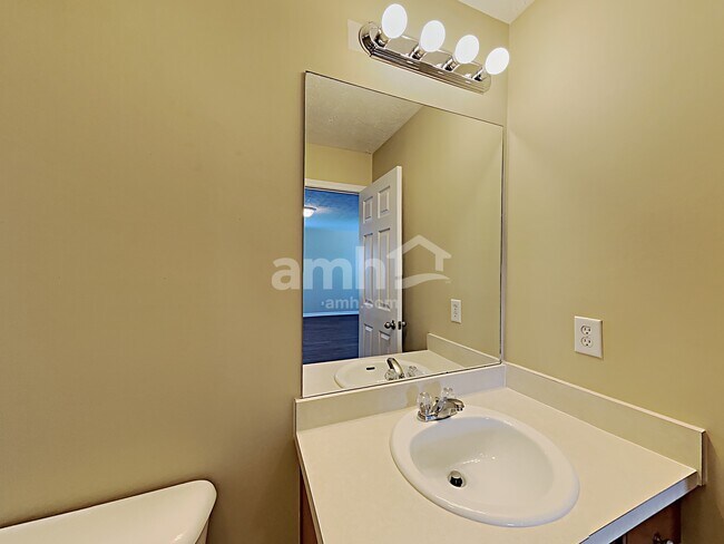 Building Photo - 316 Stewart Springs Dr
