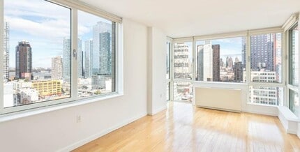 Building Photo - 3 bedroom in New York NY 10018