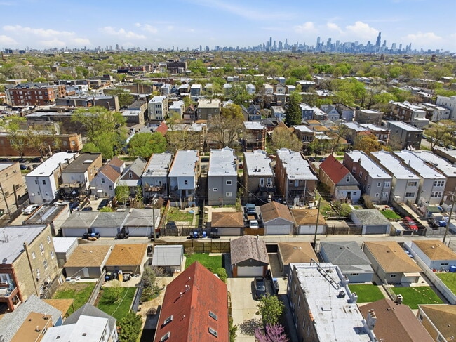 Building Photo - 1526 N Springfield Ave