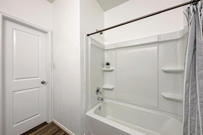 Building Photo - 129 Vulcan Dr